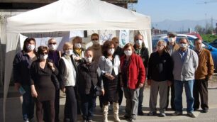 «Quell’amianto ci sta uccidendo»Protesta dei cittadini di Carnate