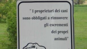 Muggiò, la rivolta dei cittadini:
basta con le deiezioni di Fido