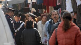 Vimercate, giro di vite al mercatoIdentificati 23 venditori abusivi