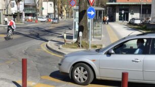 Paralisi traffico lungo via RomaOra Arcore mette al bando i tir
