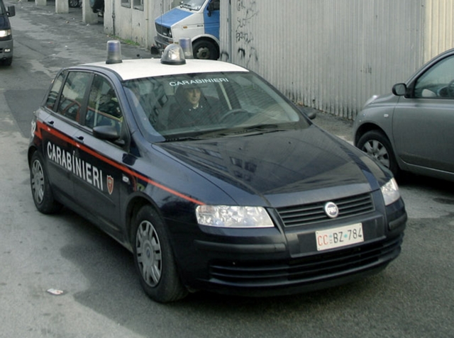 Nova Milanese, rumeno arrestatomentre “ripulisce” auto in sosta