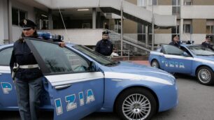 Monza, molesta una ragazzinaSi prende un pugno (e le manette)