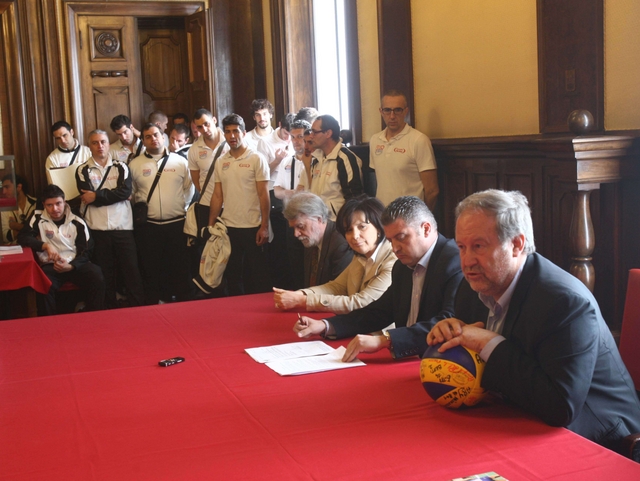 Le chiavi del PalaIper al ConsorzioIl Vero Volley ritorna a Monza