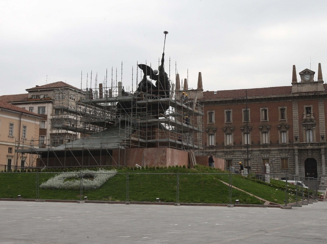 Monza: dopo il monumentoora tocca a via Zavattari