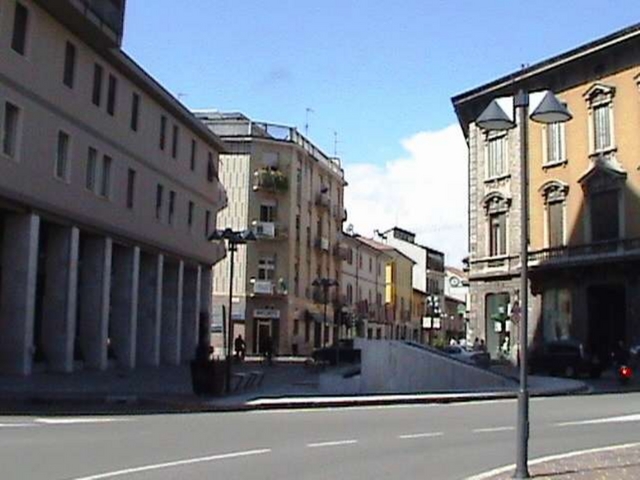 Seregno: palpeggia una 15enne,arrestato pachistano 32enne