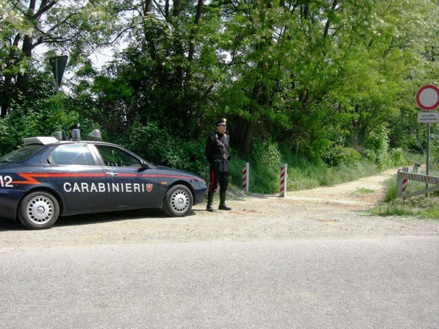 Le dà un passaggio in motorino,la picchia e la violenta: arrestato