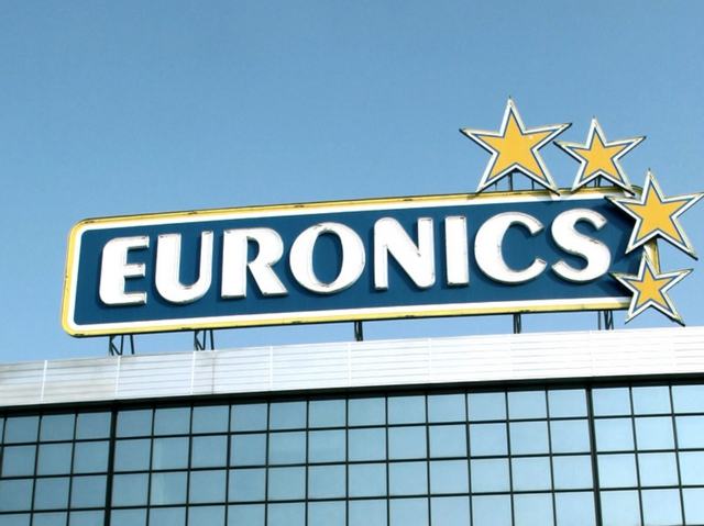 Desio, rubati 11 computerall’Euronics di via Garibaldi