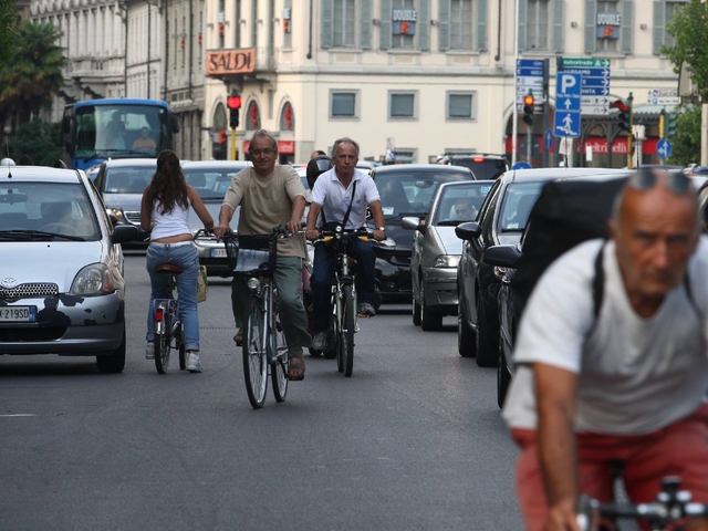 In bicicletta per Simone e AlteaE’ #Salvaiciclisti anche a Monza