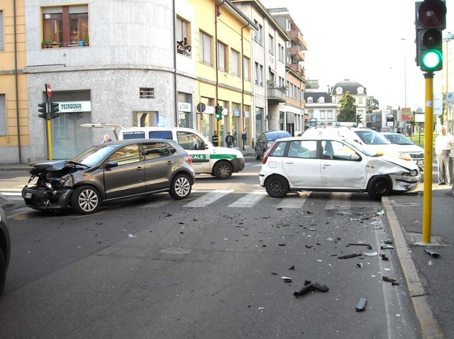 Un incidente nell’ora di puntaIl centro di Lissone va in tilt