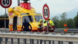 A Seveso i funerali di EmmaNeonata morta sulla Milano-Meda