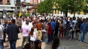 Desio, un minuto di rumorePentole a difesa della legalità
