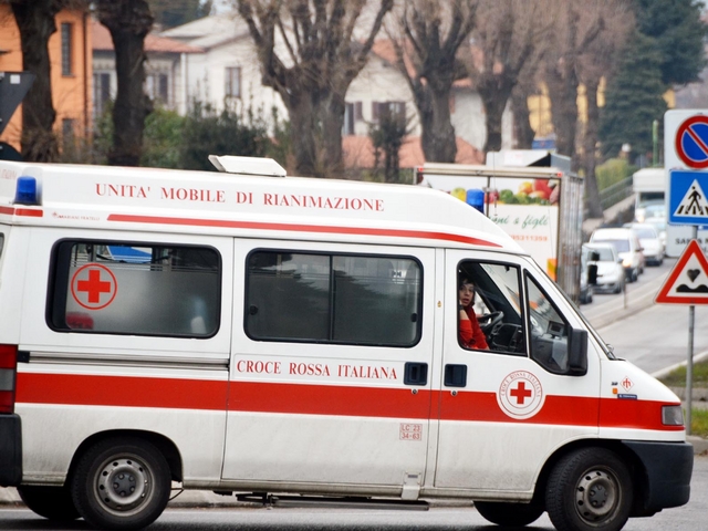 Carate: pachistano di Triuggioinvestito da auto, è in coma