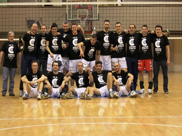 C’è un microsponsor per gli SqualiIl volley a Villasanta sopravvive