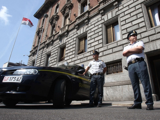 Monza, la Finanza in municipioPrelevati documenti su appalti