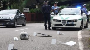 Monza, con la moto nella scarpataCinquantenne in gravi condizioni