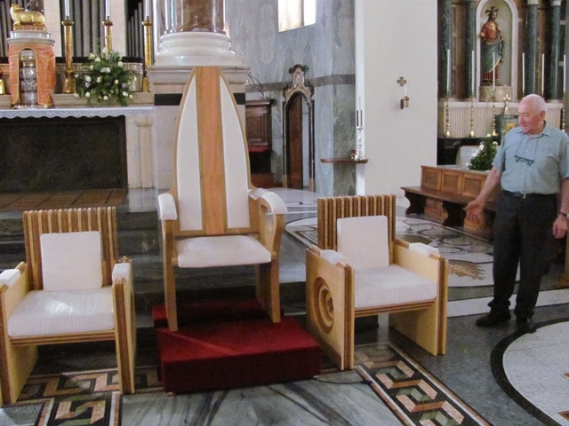 La sedia del Papa a GiussanoDonata alla chiesa principale