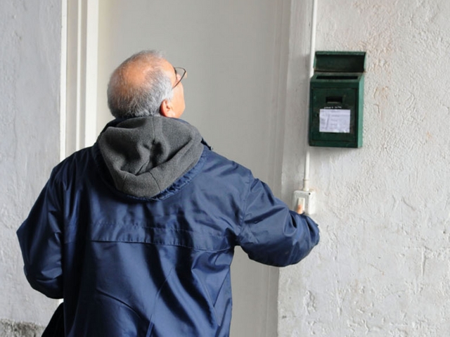 Il venditore porta a portasegna il passo in Brianza