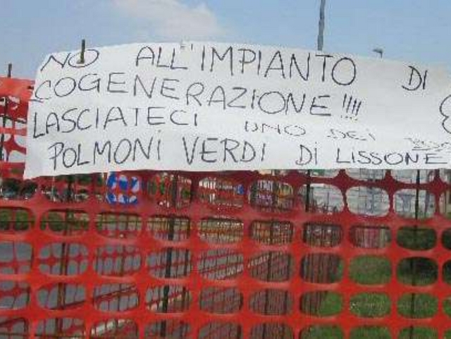 Il cogeneratore abbatte gli alberiProteste dei residenti a Lissone