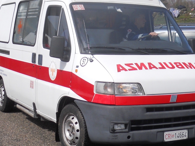 Desio, cade una pertica in palestraProfessore ferito, studente sfiorato