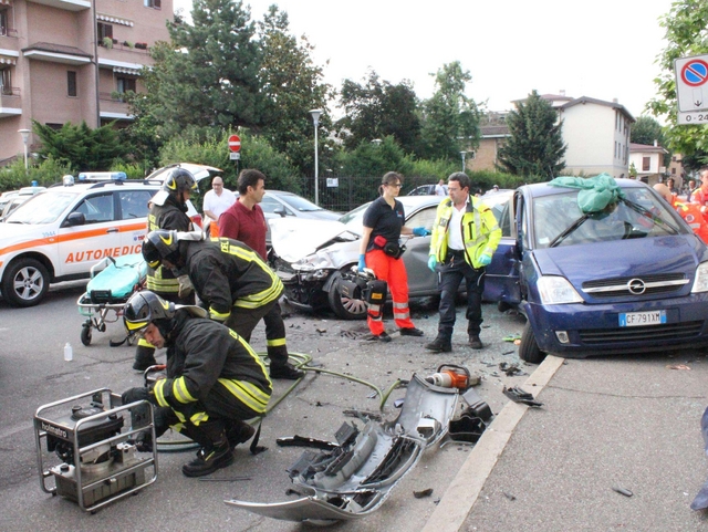 Seregno: incidente in via Oliveti,34enne ora rischia un braccio