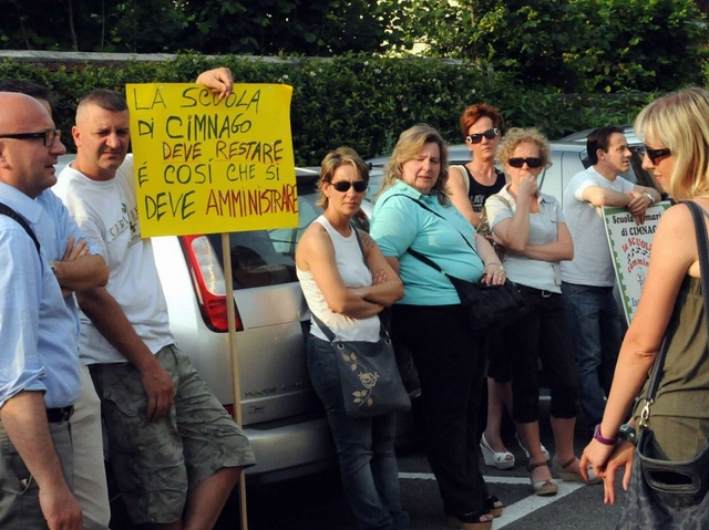 Decisa la chiusura della scuolaGenitori di Cimnago in rivolta