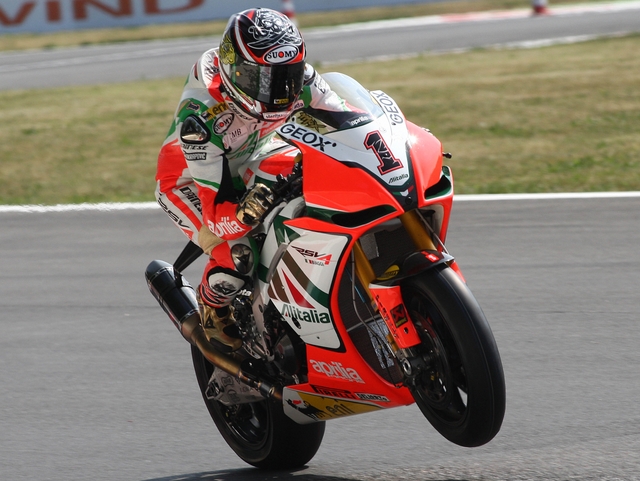 L’autodromo e l’asfalto pericolosoAnnullate le prove libere moto