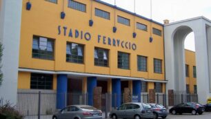 Seregno, i ladri allo stadiofanno il pieno di bibite e salami
