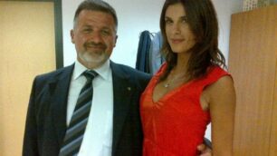 Elisabetta Canalis aiuta l’EmiliaIl cachet per San Felice sul Panaro