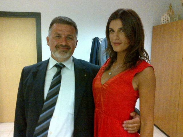Elisabetta Canalis aiuta l’EmiliaIl cachet per San Felice sul Panaro