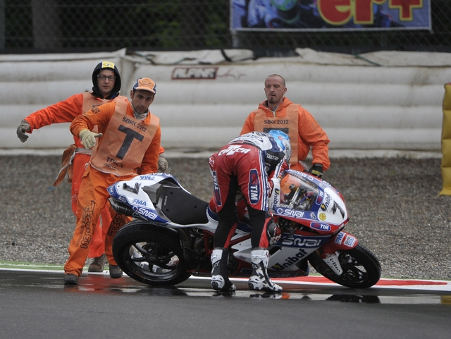Ecco la prima vittima di MonzaHopkins si ritira dalla Superbike