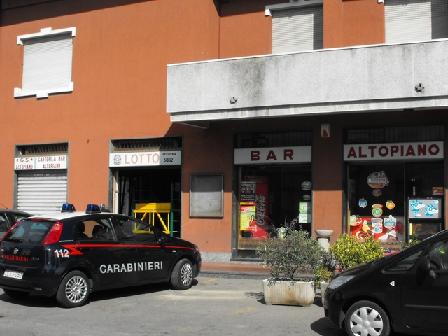 Seveso, al barista che sparòarriva il conto dell’auto dei ladri