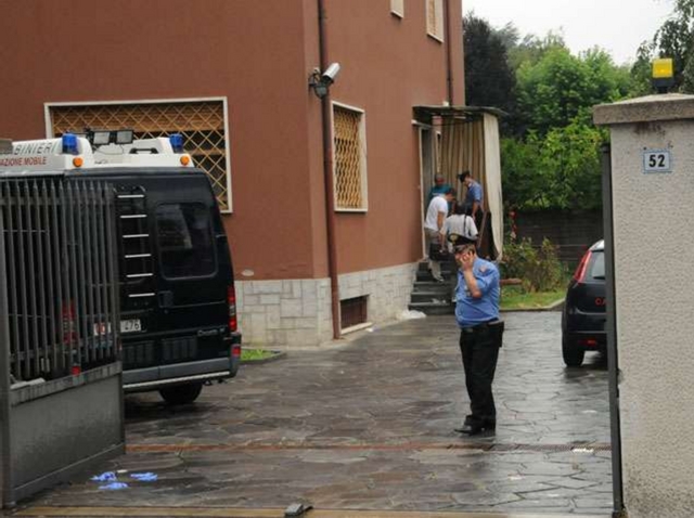 Giussano, rapina in oreficeriaI fratelli Villa presi a calci e pugni