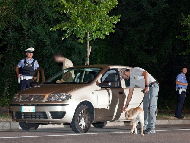 Una notte da telefilm a BrugherioControlli antidroga sulle strade