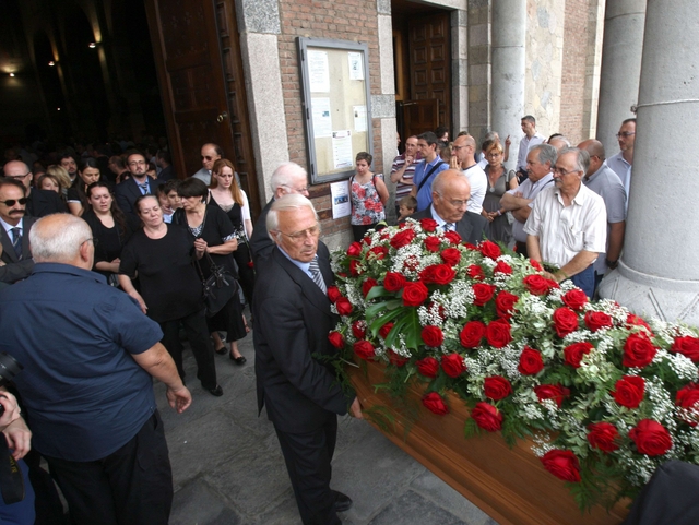 I funerali di Franco ReitanoAgrate saluta il maestro musicista