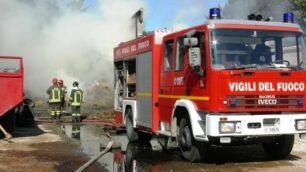 Rogo a Lentate sul SevesoIn fiamme 650 balle di fieno