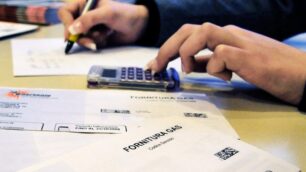 Acqua leggera, rifiuti pesantinel caro bollette in Brianza