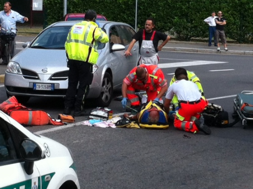 Monza, un anziano investitoLe sue condizioni sono gravi