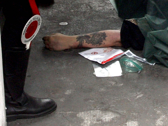 Monza, muore nel sottopassoProbabile overdose di droga