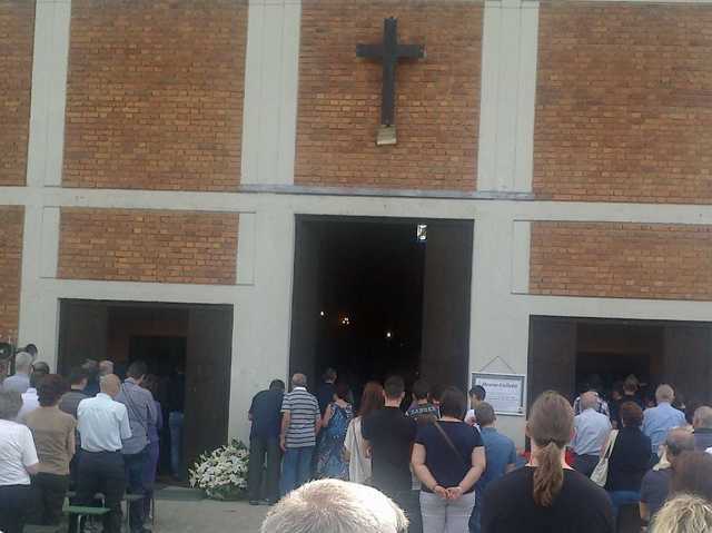 Morta a 14 anni per un maloreTutta Solaro in lutto per Denise