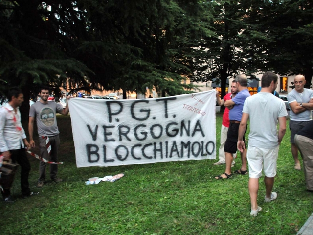 Area nel Parco diventa edificabileCarate Nostra, indagini in Regione