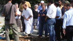 Morì cadendo dal decimo pianoMonza, i funerali del piccolo Omar