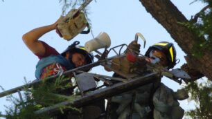 Fortissime raffiche di vento,casa scoperchiata a Lentate