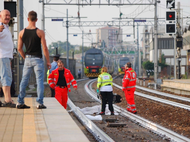 E’ senza lavoro, si suicida all’albaUn albanese si getta sotto un treno