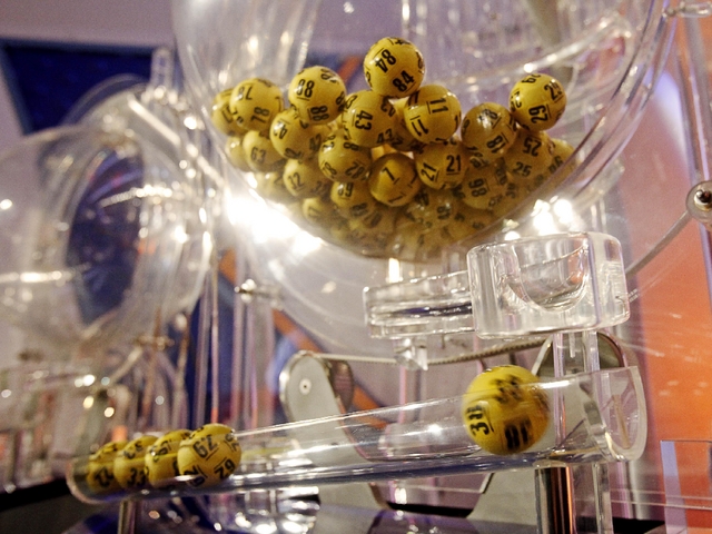 Giussano, operaio vince al lotto:112mila euro sulla ruota di Bari