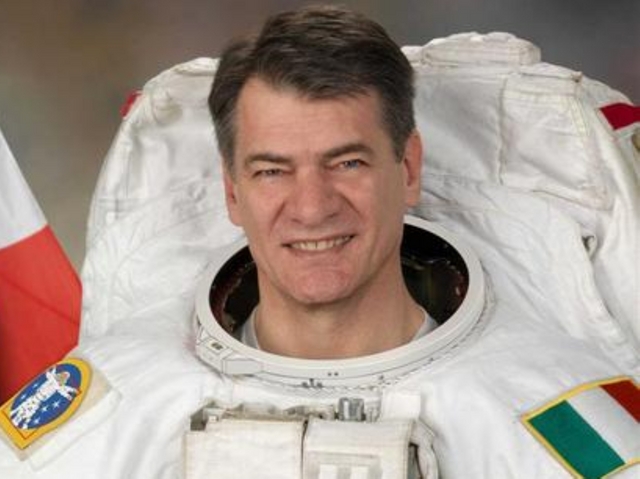 Paolo Nespoli al Meeting Fratel Ettore visto coi burattini
