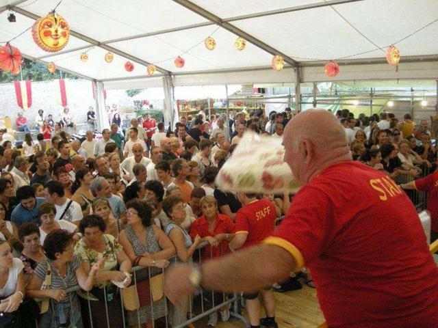 Fuochi e coertì per San Rocco Festa «centenaria» a Leffe