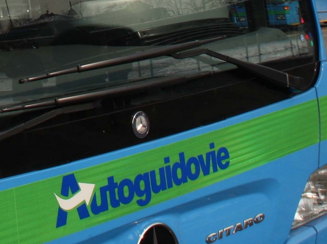 Spinte al controllore sull’autobusDue operai denunciati per lesioni
