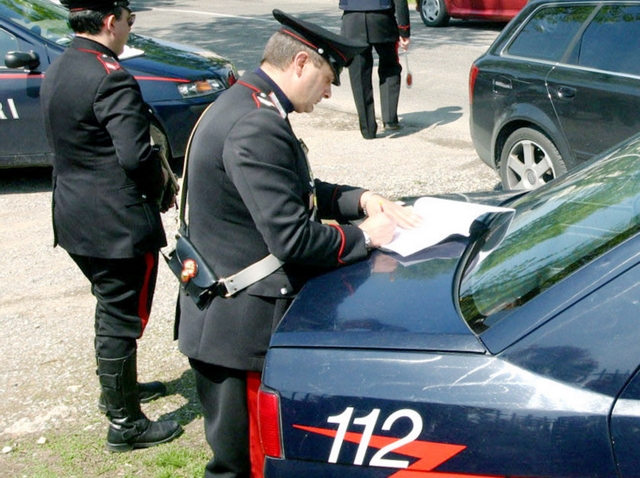 Bovisio, percosse a madre e fratellicon la mazza da baseball: arrestato