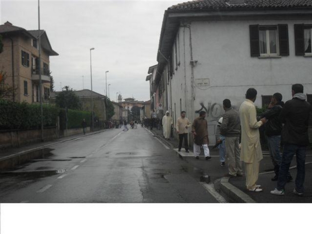 Adesso gli islamici litigano tra loroGiussano, la moschea resta chiusa