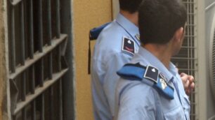 Monza, detenuto tenta il suicidioUna guardia lo salva in extremis